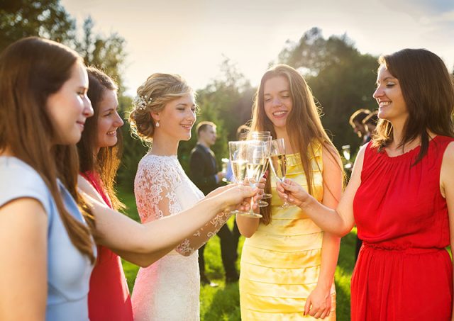 Pros and Cons of Wedding Guest Lists